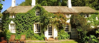 Beamed Rural Cottage i tilbaketrukket område, rolig retrett, nær lokale attraksjoner