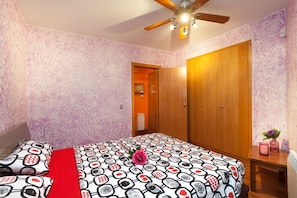 2 bedrooms, free WiFi, bed sheets