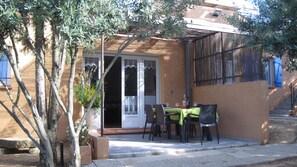 Outdoor dining - Les Gîtes du Passolis, gite "TERRA" 4 people Label 3 keys Vacances (Montséret)