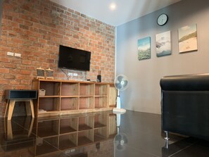 Flat-screen TV - Your house accommodation (Krabi)