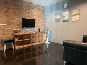 Flat-screen TV - Your house accommodation (Krabi)