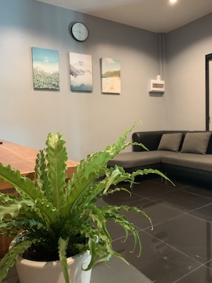Flat-screen TV - Your house accommodation (Krabi)