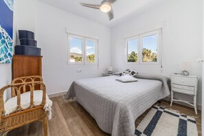 3 bedrooms, iron/ironing board, free WiFi, bed sheets - A (VA032) TH Benicassim A (Benicàssim)