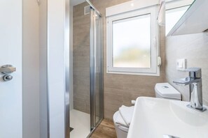 Shower, hair dryer, towels - A (VA032) TH Benicassim A (Benicàssim)