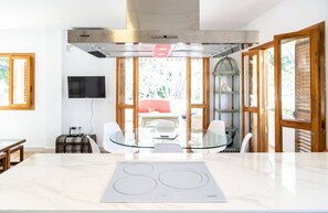 Dining - A (VA032) TH Benicassim A (Benicàssim)