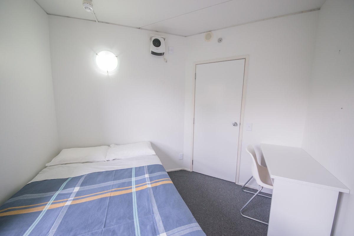 Bureau, Wi-Fi, draps fournis