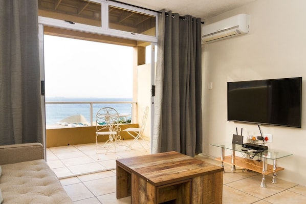 Standard Apartment, 2 Bedrooms | Living room