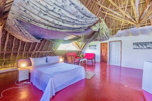 4 soverom, safe på rommet, strykejern/-brett og reiseseng for barn