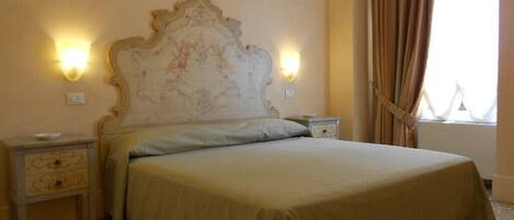 1 slaapkamer, een kluis op de kamer, een strijkplank/strijkijzer