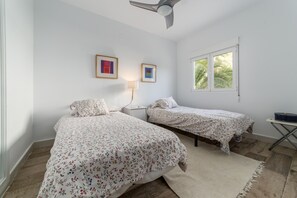 2 chambres, fer et planche Ă repasser, Wi-Fi gratuit, draps fournis