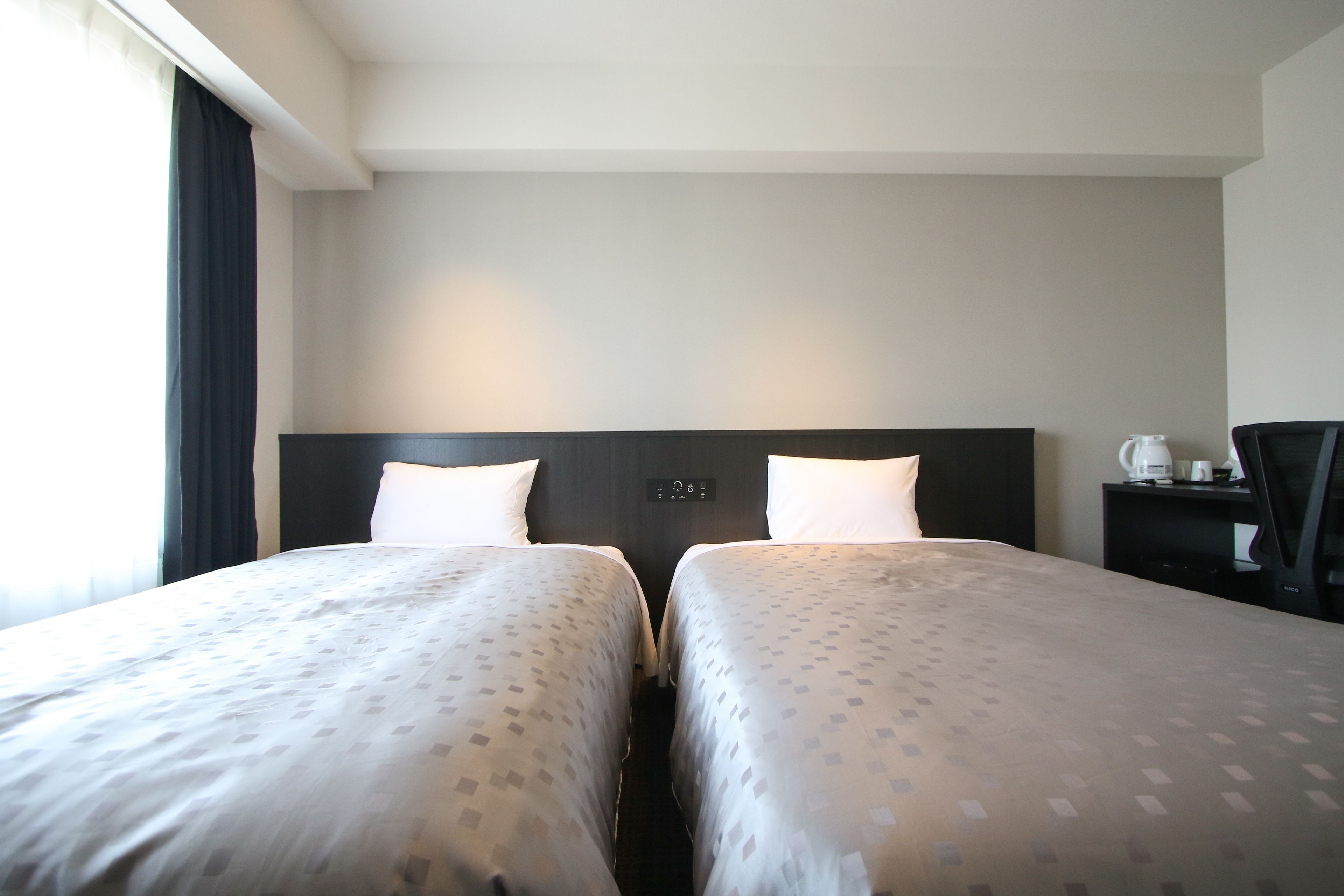 twin room | 1 bedroom, premium bedding, desk, laptop workspace