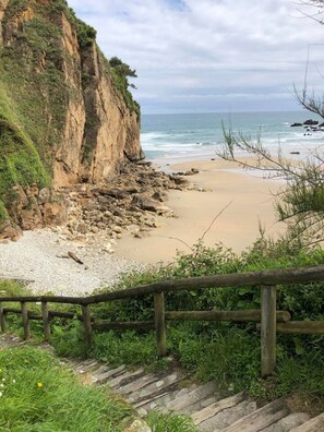 Beach - Cozy house in Asturias near Cudillero (Muros de Nalón)