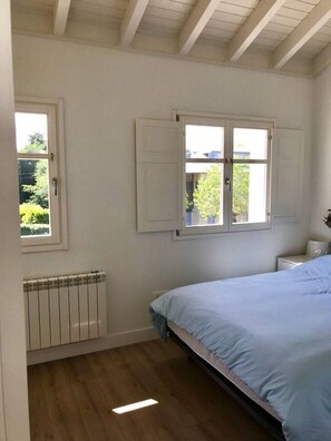 3 Schlafzimmer, Bügeleisen/Bügelbrett, Reisekinderbett