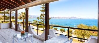 Beachfront Family Villa with Private pool, Playground, BBQ & Amazing Sea Views!