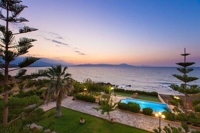 Beachfront Family Villa with Private pool, Playground, BBQ & Amazing Sea Views!