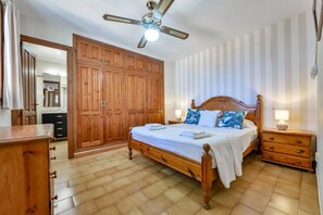 5 chambres, fer et planche à repasser, accès au Wi-Fi (inclus)