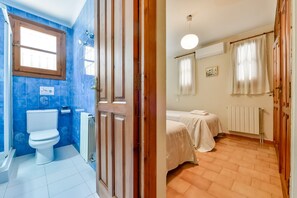 Douche, serviettes fournies