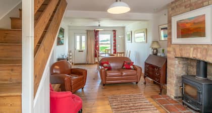 Upea sijainti, Cambridge. Ihana mökki Grantchesterin kylässä