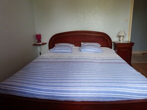 3 Schlafzimmer, Bügeleisen/Bügelbrett, WLAN, Bettwäsche