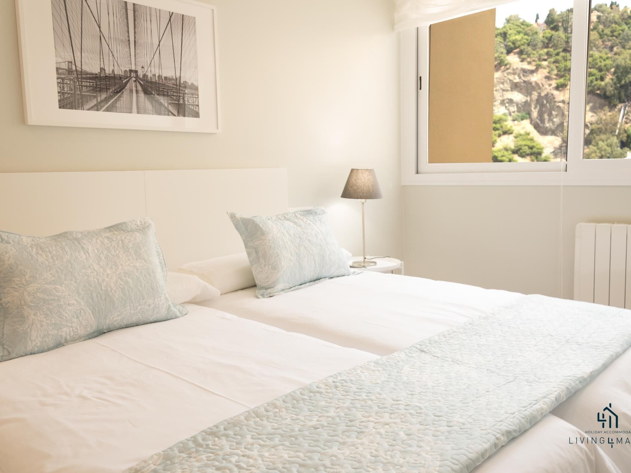 3 bedrooms, iron/ironing board, internet, bed sheets
