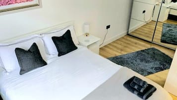 3 bedrooms, iron/ironing board, travel crib, free WiFi