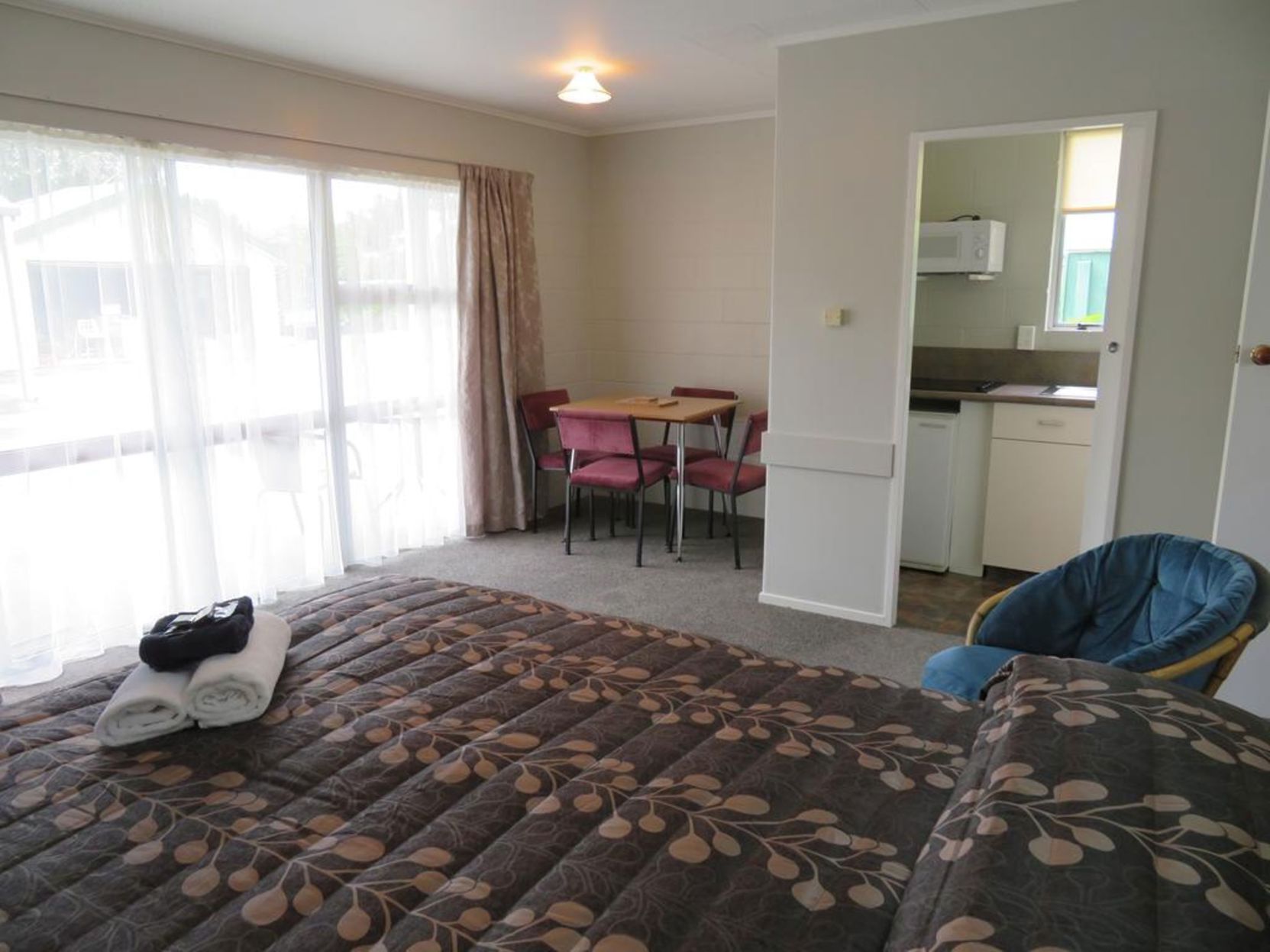 Premium bedding, pillowtop beds, iron/ironing board, free WiFi