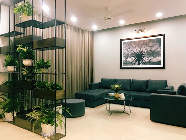 Lobby sitting area - V House 6 Serviced Apartment (Hanoi)