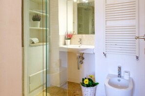 Badewanne, Haartrockner