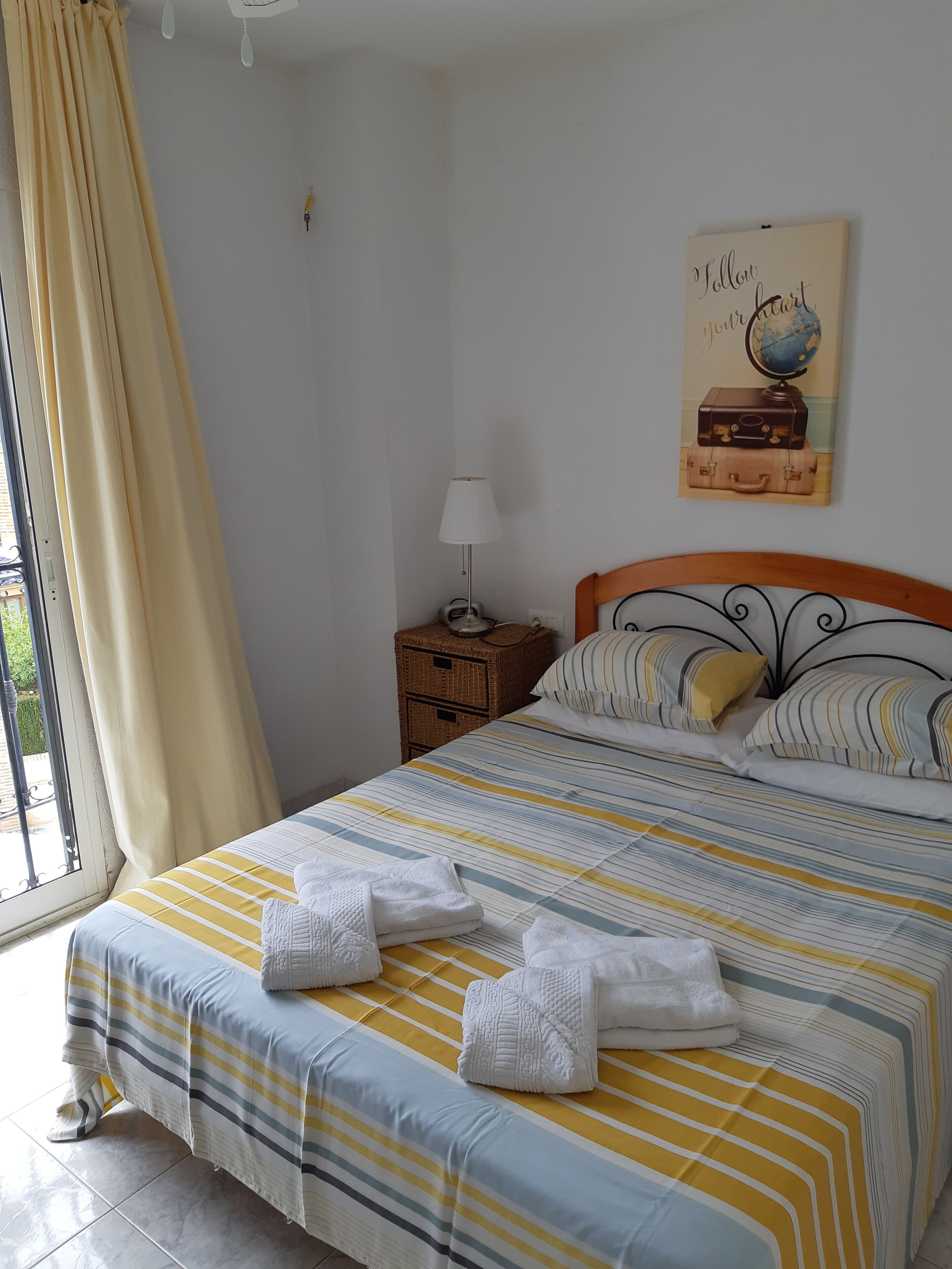 2 bedrooms, in-room safe, iron/ironing board, free WiFi