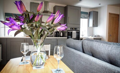 Stilvolles Ferienhaus 5 Minuten vom Loch Leven entfernt, ideal für die Erkundung von Zentralschottland.