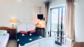 1 chambre, fer et planche à repasser, Wi-Fi gratuit, draps fournis