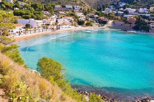 3Bed, 2Bath villa within walking distance to beach, bars, shops and restaurants 