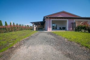Exterior - Appartamento Palazzeta With Pool, Near the Sea (Cecina)