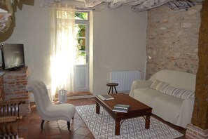 TV, DVD player, books