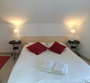 3 soverom, strykejern/-brett, reiseseng for barn og wi-fi (inkludert)