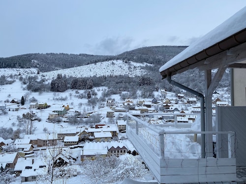 Cadre privilégié en lisière de forêt, paisible, offrant une vue exceptionnelle
