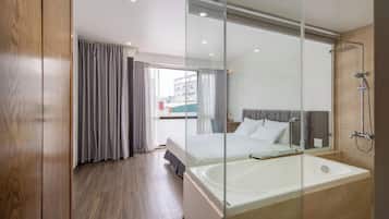 Deluxe Apartment, 1 Bedroom | Desk, laptop workspace, soundproofing, iron/ironing board