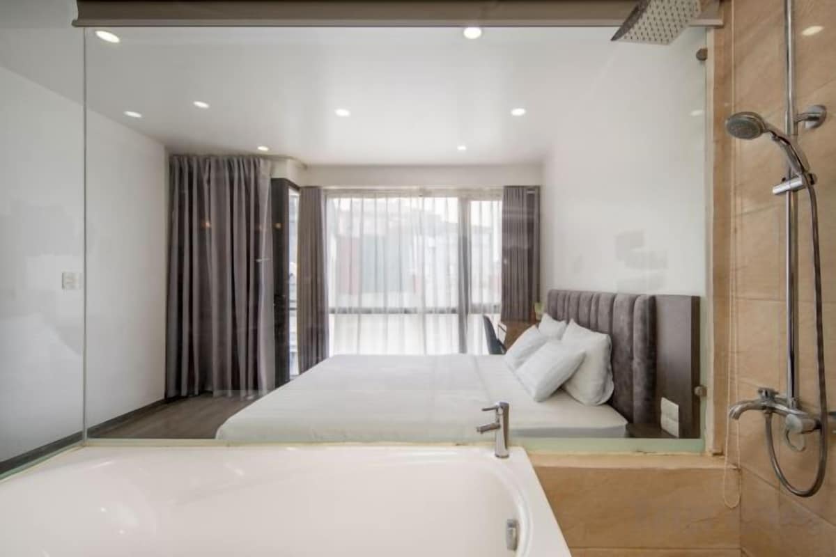 Bathroom | Free toiletries, hair dryer, slippers, towels