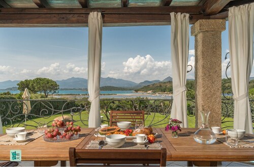 VILLA MARESOL / POOL / GARTEN / SANDY BEACH