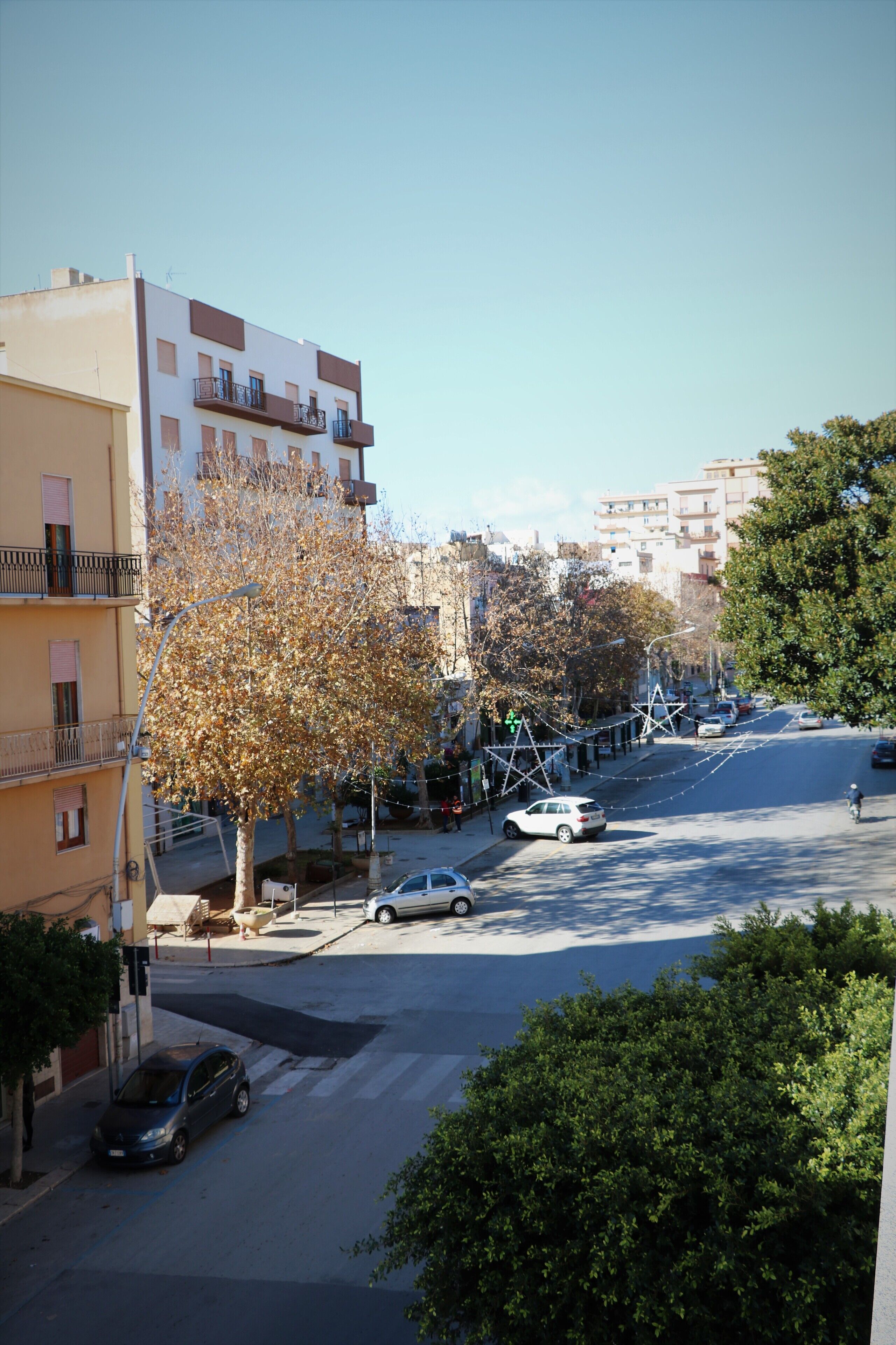 Parkplätze auf dem Gelände, Auto empfohlen