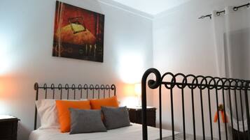 1 bedroom, iron/ironing board, internet, bed sheets