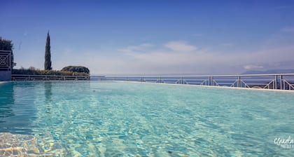 Villa Gaia - private pool with solarium & barbecue