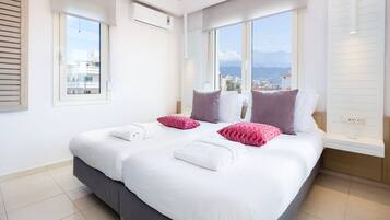 4 bedrooms, in-room safe, iron/ironing board, WiFi (free)
