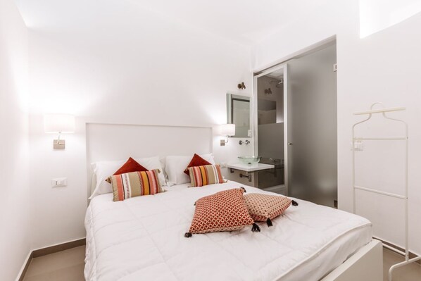 1 habitación, wifi y ropa de cama