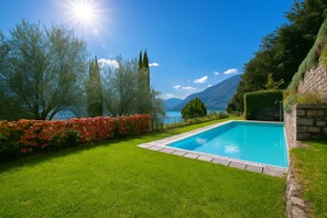 Pool - Villa San Michele, Griante - Cadenabbia, Italy (Griante - Cadenabbia)