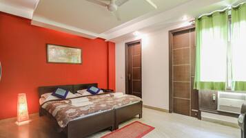 Deluxe Double Room, 1 King Bed, Accessible, Non Smoking | Desk, iron/ironing board, free WiFi, bed sheets