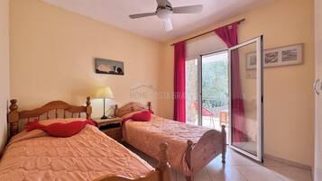 5 Schlafzimmer, Bügeleisen/Bügelbrett, Reisekinderbett, kostenloses WLAN
