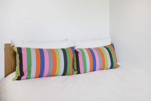 2 bedrooms, iron/ironing board, free WiFi, bed sheets - Sleep & Stay Oxford - Beautiful Victorian House (Oxford)