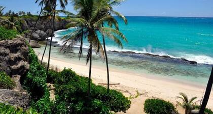 Merinäköala-huoneisto, jossa on uima-altaat tilavalla kattoterassilla