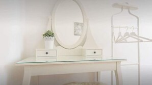 Romantic Townhome | Langsir/tirai gelap terus, seterika/papan seterika, Wi-fi percuma 